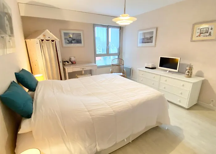 Apartment T3 Lumineux Avec Balcon, Garage Et Wi-fi - Et Commerces A Proximite - Fr-1-92-561