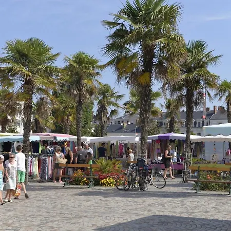 T3 Lumineux Avec Balcon, Garage Et Wi-fi - Et Commerces A Proximite - Fr-1-92-561 Apartment Les Sables-d'Olonne