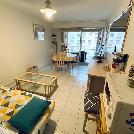 Apartment T3 Lumineux Avec Balcon, Garage Et Wi-fi - Et Commerces A Proximite - Fr-1-92-561 Les Sables-d'Olonne