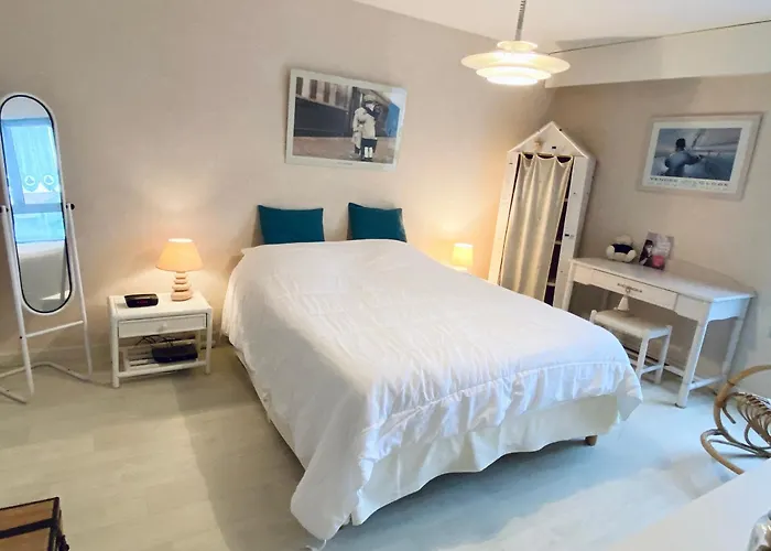 T3 Lumineux Avec Balcon, Garage Et Wi-fi - Et Commerces A Proximite - Fr-1-92-561 アパート レ・サ​​ーブル・ドロンヌ