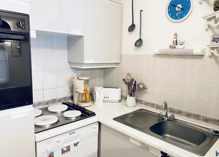 アパート T3 Lumineux Avec Balcon, Garage Et Wi-fi - Et Commerces A Proximite - Fr-1-92-561